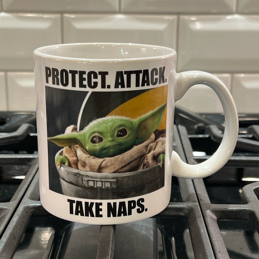 Star Wars Baby Yoda Madalorian Thr Child Lucas Films Cup Mug
